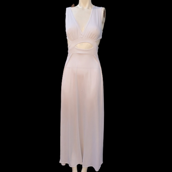 DRESS V CUT NECK LINE SIDE SLITS CUT OUT DETAILS - Picture 6 of 11